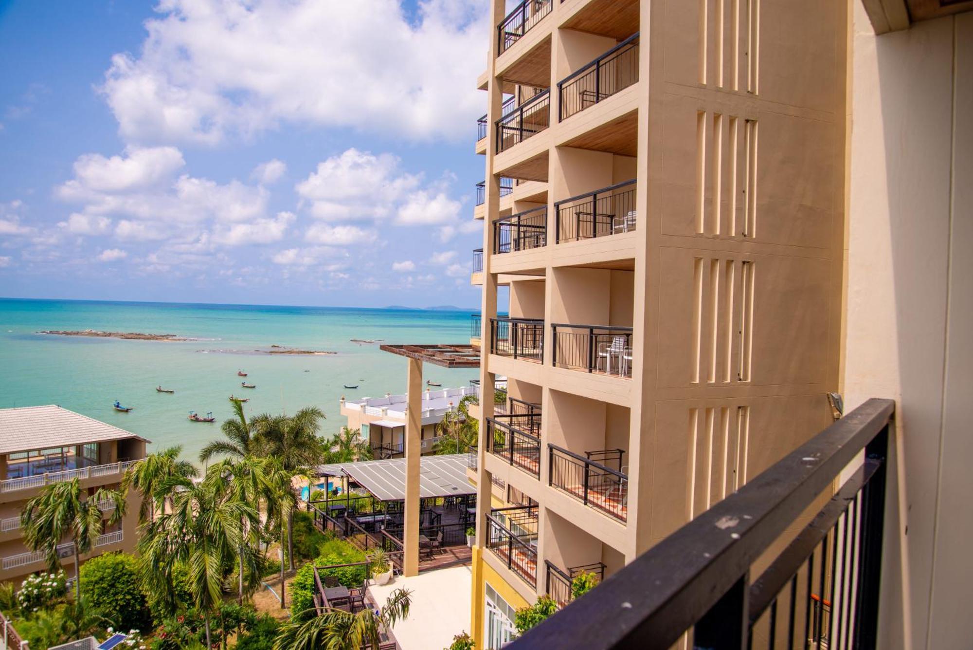 Royal Phala Cliff Beach Resort Ban Chang  Buitenkant foto