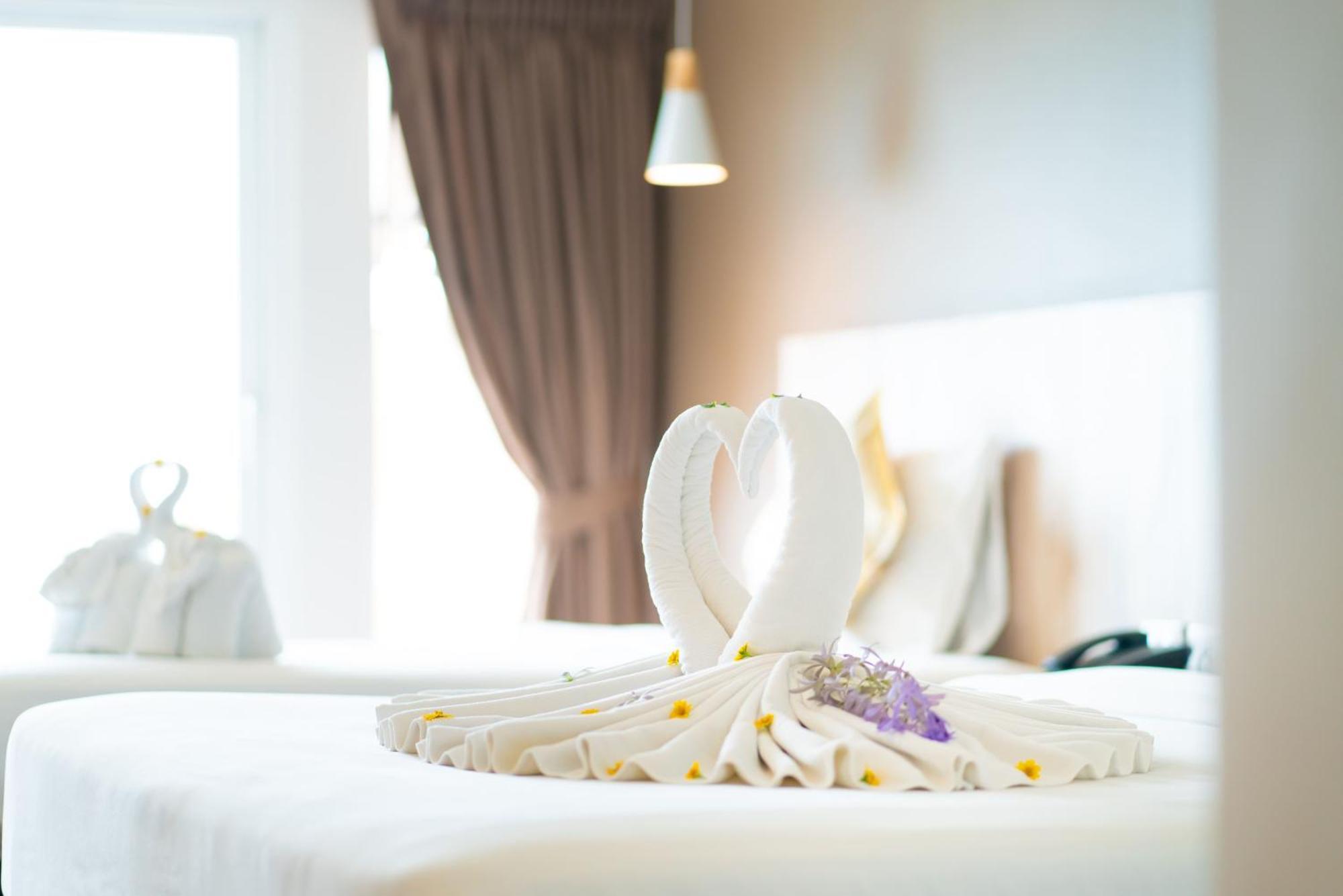 Royal Phala Cliff Beach Resort Ban Chang  Buitenkant foto
